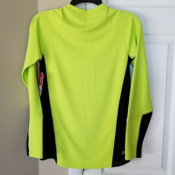 Really nice, NWT Fila short, size M10-12 - Picture 5 of 5